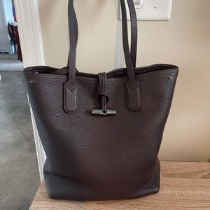 Longchamp pebbled leather bag.Brand new condition